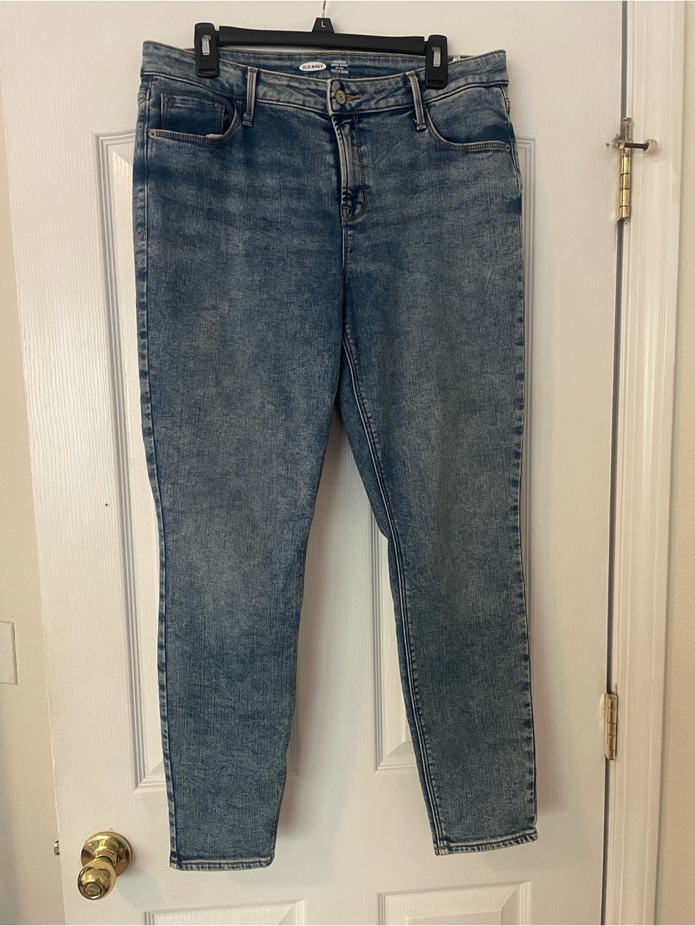 Old Navy Women's size 14 Rockstar Jeans Super Skinny Mid Rise Light Wash